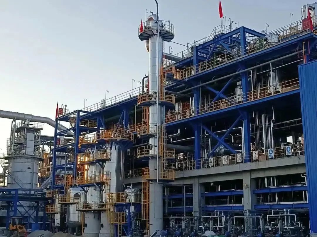 哈爾濱磁致伸縮液位計測量閃蒸罐液位，提升化工生產(chǎn)安全性